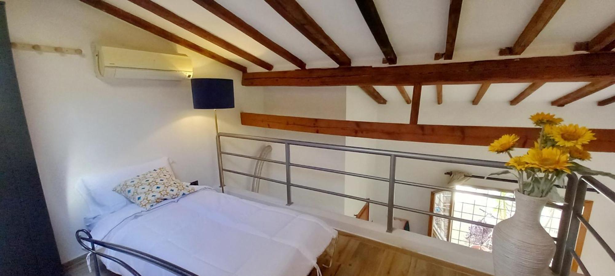 Tuscan Loft - 7 Guests With Patio Apartment *