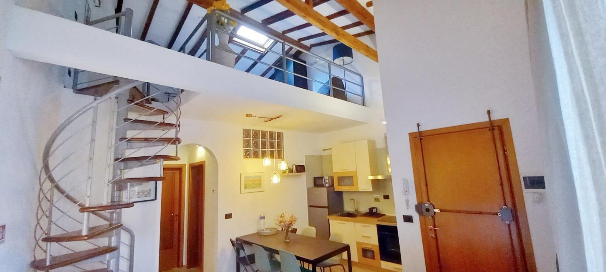 Tuscan Loft - 7 Guests With Patio Apartment *
